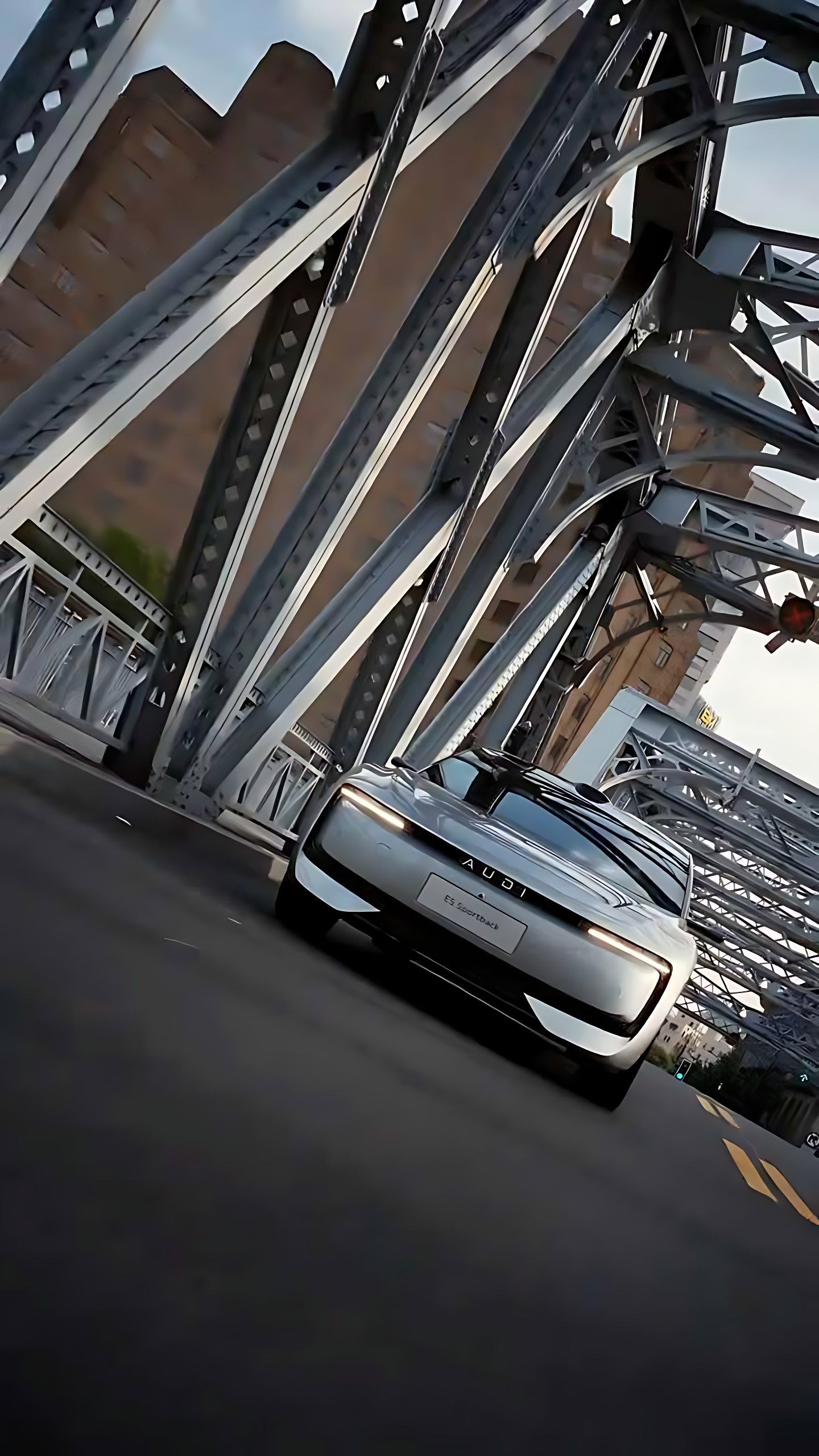 AUDI 奥迪 · 空间 — 3